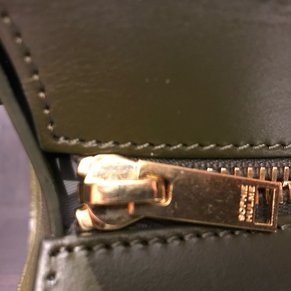 ✨HOST PICK✨SOPHIE HULME Shiny Leather Box Albion Tote In Dark Khaki✨HOST PICK✨ - Picture 8 of 8